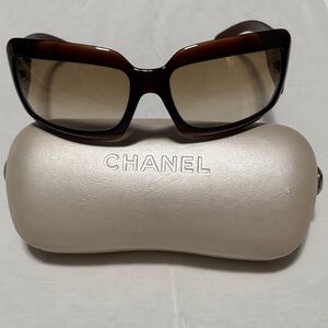 CHANEL Brown Gradient Oversized Women's Sunglasses— Excellent condition